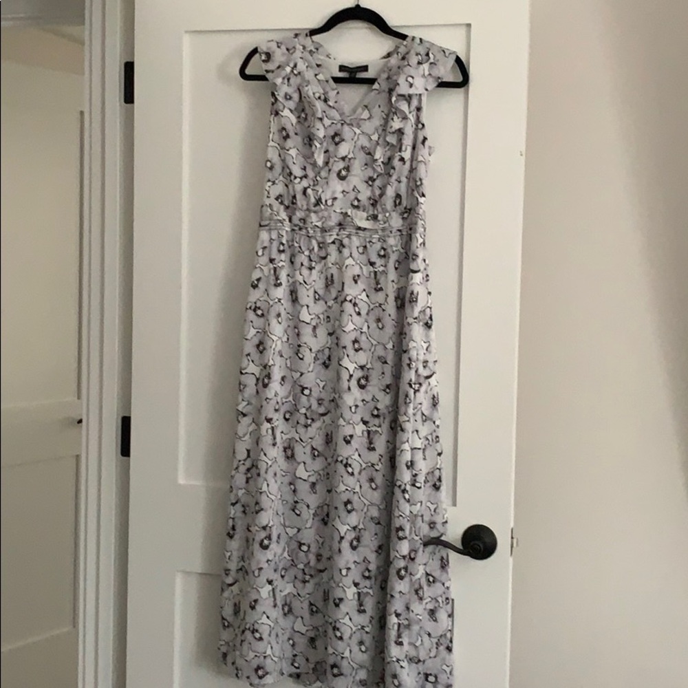 EUC Banana Republic sun dress with ruffle detail
